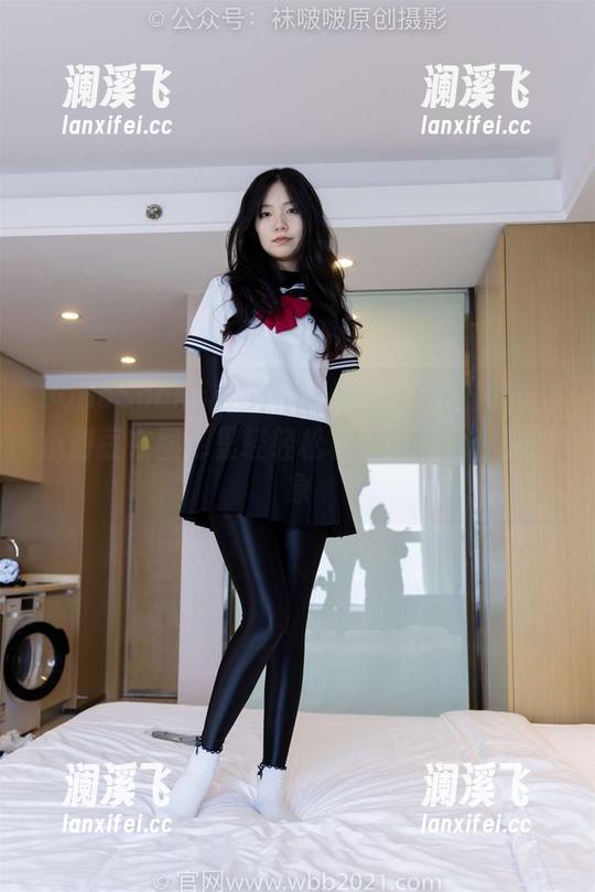 BoBoSocks袜啵啵-小甜豆 BoBoSocks袜啵啵 - 这种白色渔网袜,小甜豆在图库里轻轻松松就能勾动你的想象
