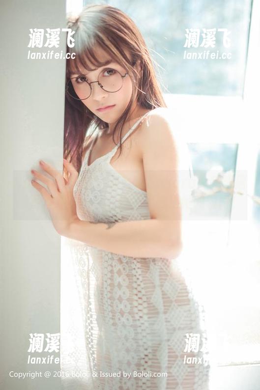 BoLoli菠萝社-猫九酱Sakura BoLoli菠萝社 - 猫九酱Sakura:高清居家写真集,让你在沙发上追逐她的瞬间!
