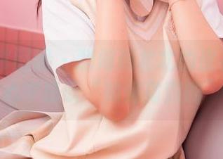 Feilin嗲囡囡 – 翻阅顾北北的皮衣照片：心中感叹“如何做到的”