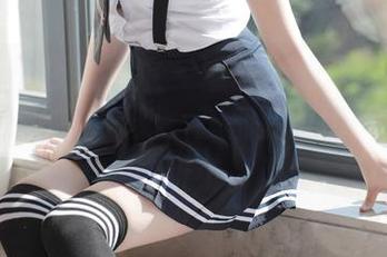 MFStar模范学院 – 董林越的和服美图：穿上衣服的那一刻，腿都变得比我唱的歌好听了。