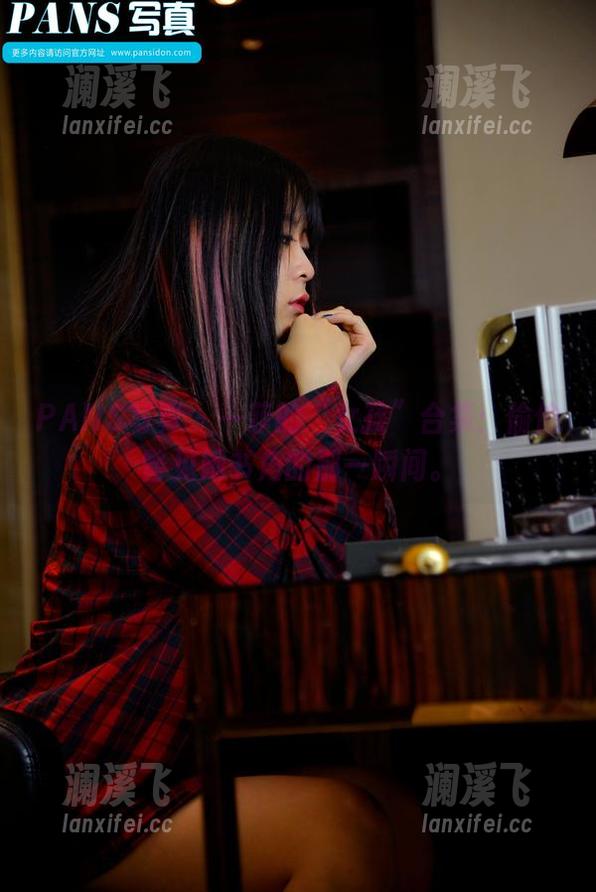 PANS写真-一菲 PANS写真 - 一菲的“女孩”合集:偷偷瞥见她书角的那一瞬间。