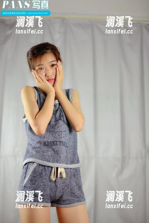 PANS写真-曲奇 PANS写真 - 最新作品:曲奇教你如何用连衣裙展现“饼干精神”,这个配方我给满分!