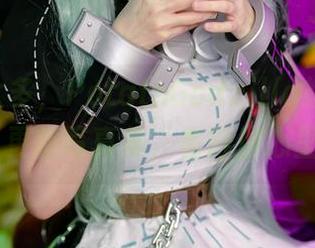 懒得说太多，PotatoGodzilla蝰蛇（NIKKE）更新写真集，看得你心里发痒！