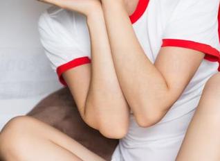 TouTiao头条女神 – 大悦悦的浴室不标准，全套原图照出一种难以言喻的气氛。