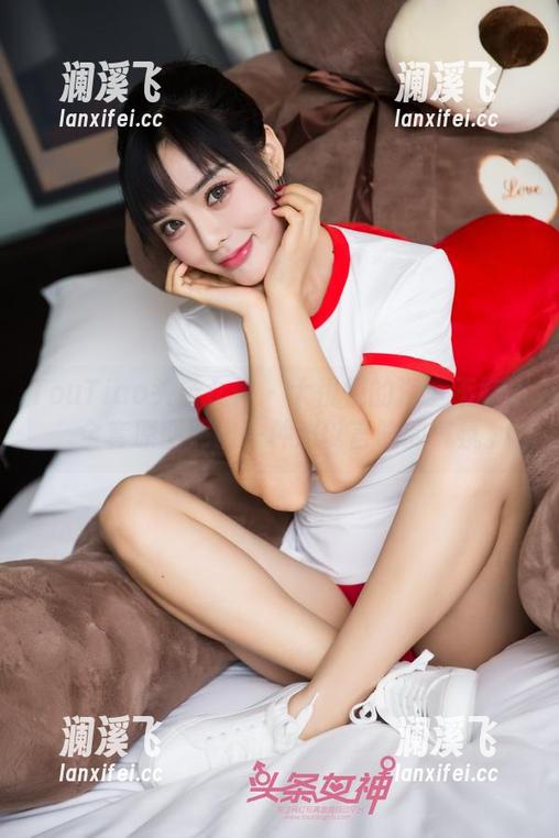 TouTiao头条女神-大悦悦 TouTiao头条女神 - 大悦悦的浴室不标准,全套原图照出一种难以言喻的气氛。