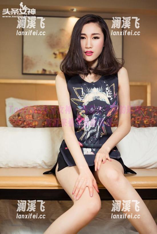 TouTiao头条女神-娜露 TouTiao头条女神 - 娜露舍不得的短裤,高清来看更有故事感