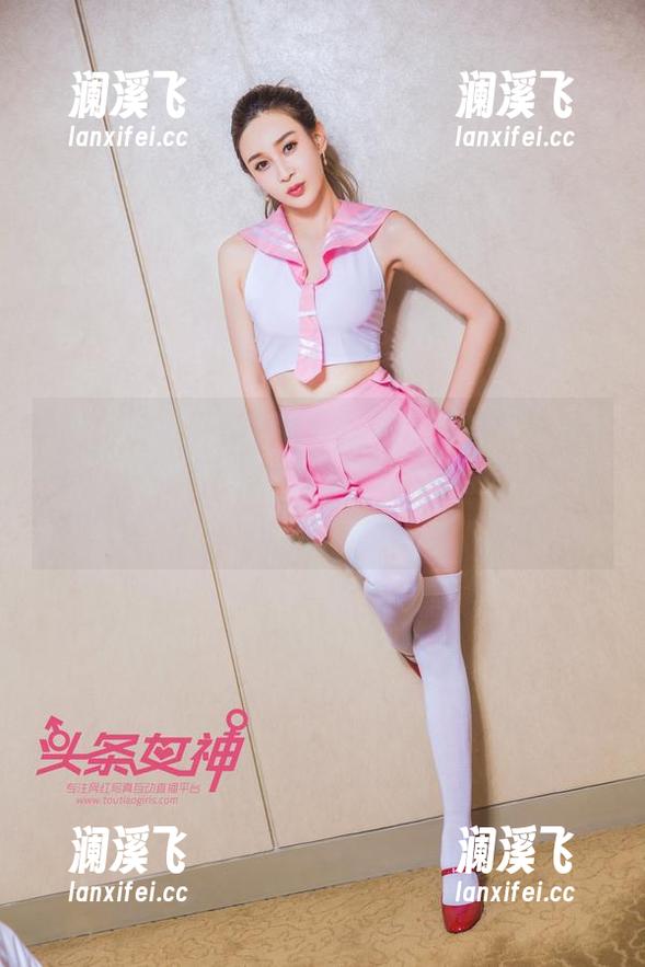 TouTiao头条女神-李由美 TouTiao头条女神 - 在李由美的居家套图中,我遇到了一个辣椒瓶,默默觉得这画面真迷人!