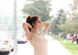 TuiGirl推女郎 – 玩转何何夕：观看“女孩”却在偷想别的…
