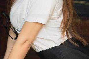 UGirls尤果网 – 看Sukki可儿清纯高清图册，突然想起了那个清晨的露珠