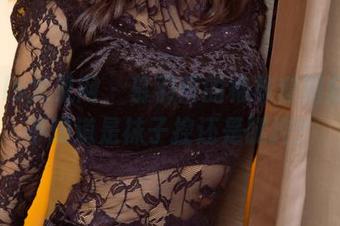 UGirls尤果网 – 慕羽茜的棉袜套图分享，不知道是袜子控还是腿控？