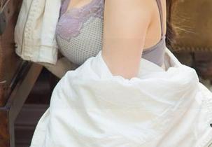 UGirls尤果网 – 私房写真：李思宁的比基尼穿搭，明明可以靠颜值偏要拼态度