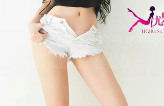 UGirls尤果网 – 谭晓彤的少女美图分享，默默流露出一丝情愫…