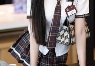 XIAOYU语画界 – 杨晨晨Yome的图集：居家不等于无聊，我们都懂的