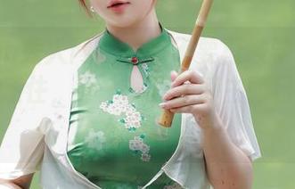 Xiuren秀人网 – 我可不要再被学姐的这张壁纸迷住，乔一一只是博主而已啊，是怎么做到的？