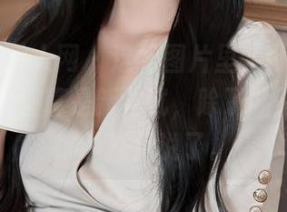 Xiuren秀人网 – 这组图片里,可乐Vicky的JK造型算是新尝试,除了能不能驾驭得了就另说了。