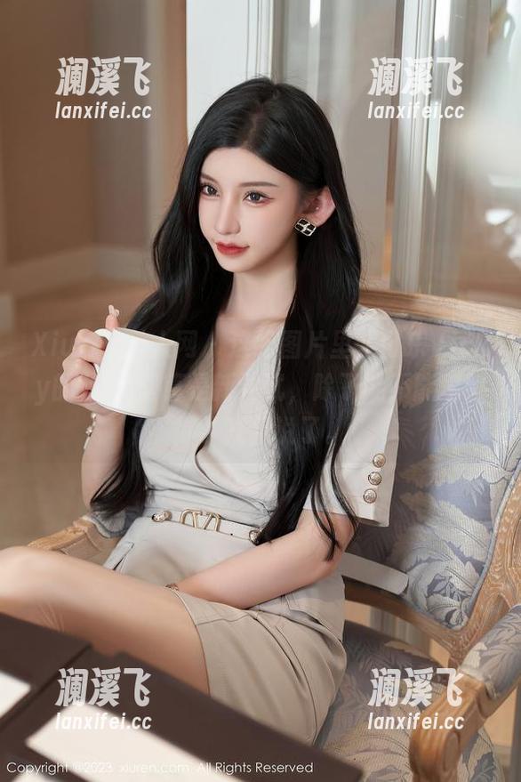 Xiuren秀人网-可乐Vicky Xiuren秀人网 - 这组图片里,可乐Vicky的JK造型算是新尝试,除了能不能驾驭得了就另说了。