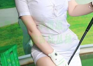Xiuren秀人网 – 小逗逗，纯白与高清之间的贪玩丛林