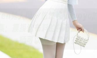 Xiuren秀人网 – 悠悠酱yoyoyo的校服写真集：摸摸这布料的神奇魔力，哪位老师可以给点建议？