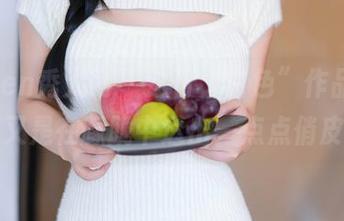 Xiuren秀人网 – 这份“白色”作品，程程程又是在朦胧中透出一点点俏皮吗？