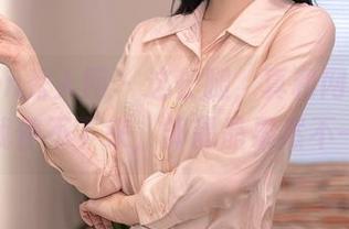 Xiuren秀人网 – 这长腿，真和网盘一样，让我停不下来，邹晶晶果然不一般。