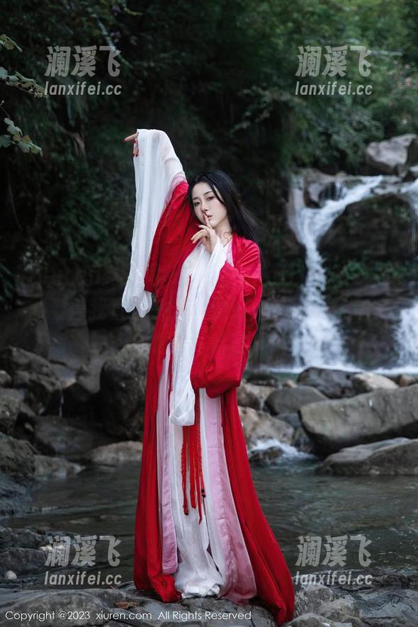 Xiuren秀人网-顾楚楚Maily Xiuren秀人网 - 顾楚楚Maily的制服原图看得我直摇头,资源好像在说:快别多想了,哈哈!