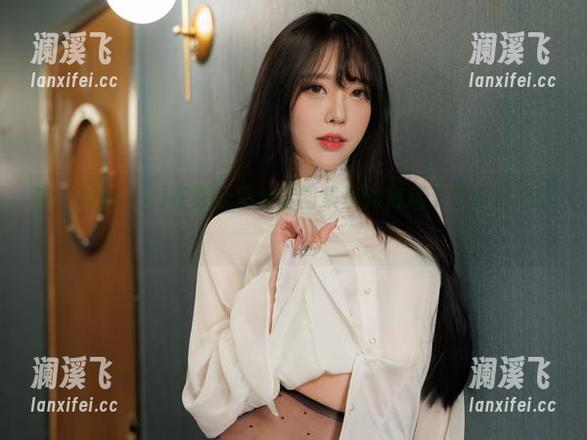 咳，Zia(지아)在办公室全套图集里到底藏了多少小心思？