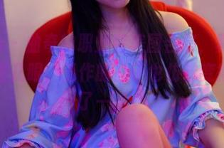 pans – 曲奇的职业装美图合集，真让人想多看几眼，工作的日子也仿佛变得美好了一点。