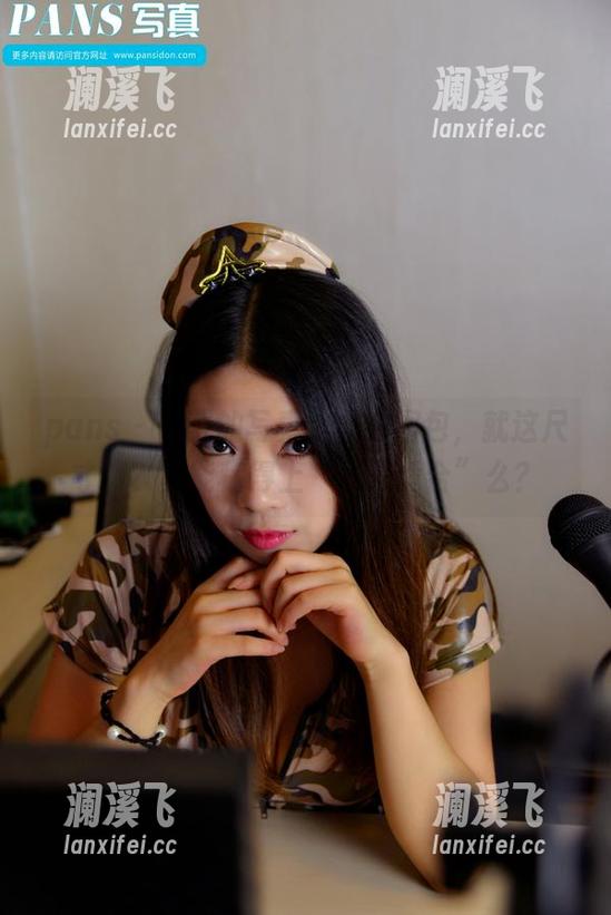 pans-蕾蕾 pans - 蕾蕾的写真:内衣图包,就这尺寸嘛?真能称得上“完美适合”么?