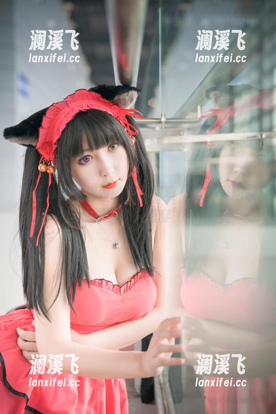 w黑米粥w 翻看w黑米粥w的花嫁写真,脑海里回响着‘这衣服多少人想穿’的想法。