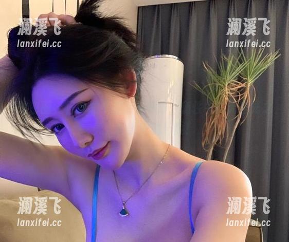 不爱笑的赛琳 微密圈 - 日常的不爱笑的赛琳,随性中的无圣光之美,套图中找乐趣!