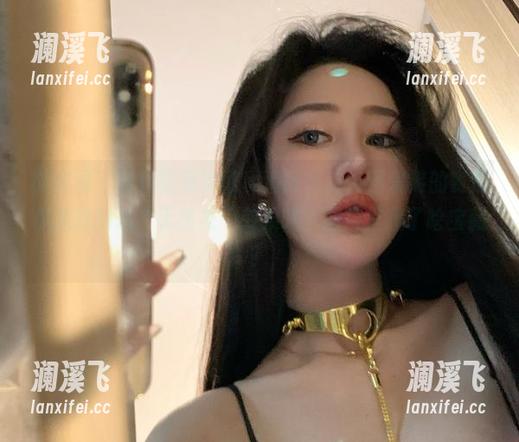 不爱笑的赛琳 微密圈 - 连体袜竟然敢用渔网和钻,不爱笑的赛琳你是想制造“无圣光”效果吗?图片里藏了啥宝藏?