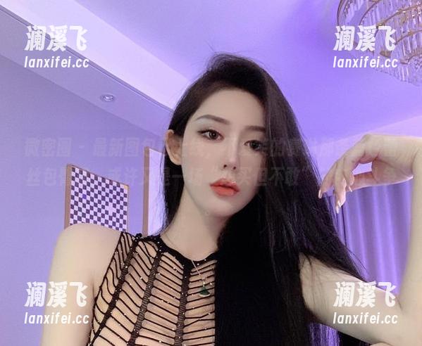 不爱笑的赛琳 微密圈 - 最新图包已上线,不爱笑的赛琳那条蓝色蕾丝包臀裙,或许又是一场“想买但不敢”的内心斗争。