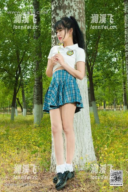 丽柜 - 原图里Vicky的婚纱太仙，差点让我忘了自己还有清醒的意识。