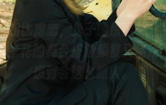 丽柜 – 相比虐恋，兔子的原图更注重氛围啦，双生花的舞台搭得频繁又精致，真没想到会这么抓人。