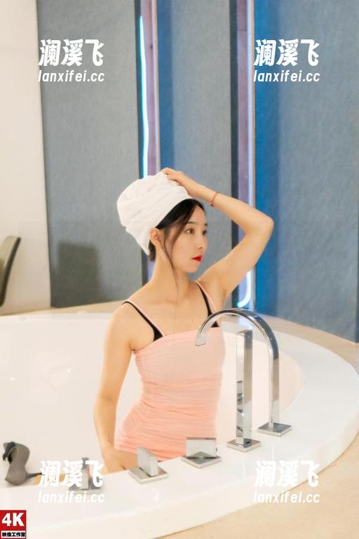 丽柜-甜甜 丽柜 - 这位“甜甜”的JK其实是个迷,你猜这张图片是怎样的风格?原图绝对让你意外。