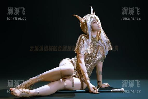 云溪溪奶桃 云溪溪奶桃的长腿想象,竟成cos合集大赏