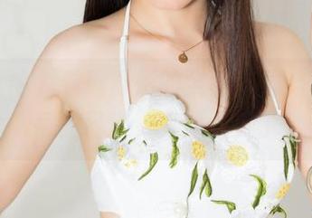 克拉女神 – 看！舒彤的全套图集，花开并蒂的日常，真是太美了