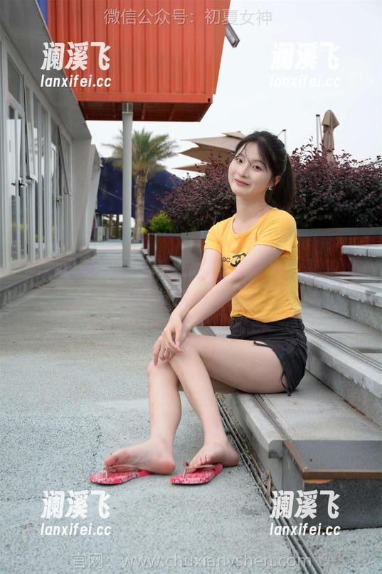 初夏女神-环环 初夏女神 - 一张环环的御姐写真,私拍也能如此昂贵气质!