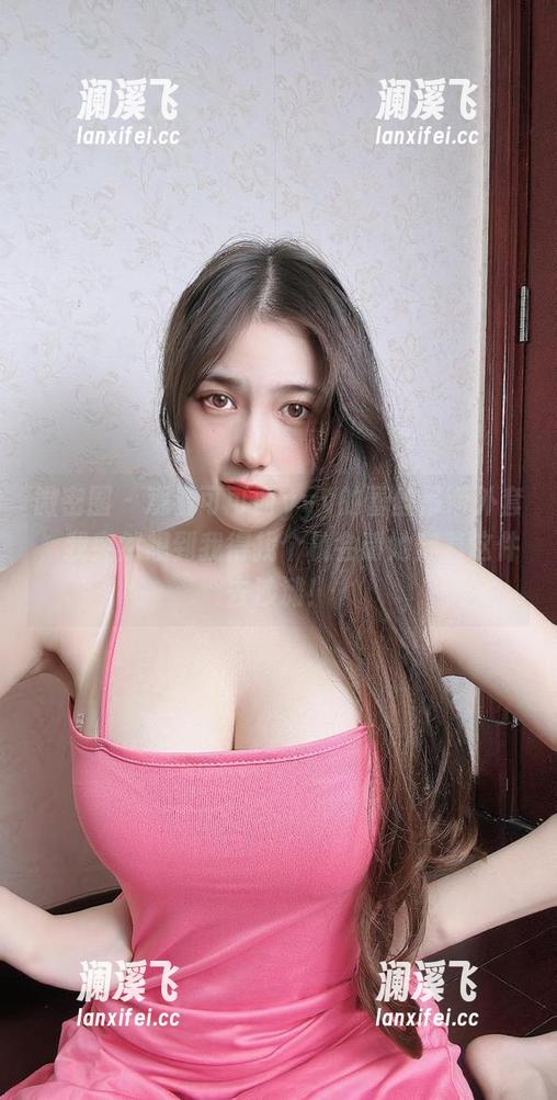 可可西yyy 微密圈 - 观看可可西yyy的蕾丝吊带外套,我突然想到我得找个机会请她穿着这件去沙滩!