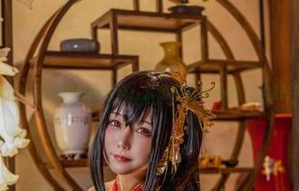 咔喵KANEKO的私拍合集：套装也有天花板，这里轻松破！