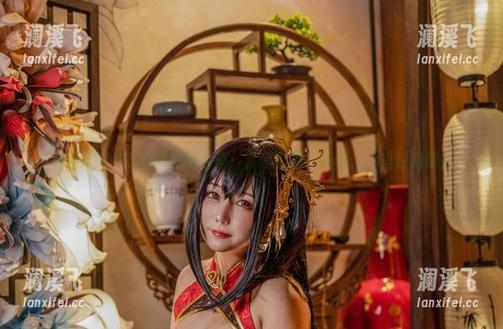 咔喵KANEKO 咔喵KANEKO的私拍合集:套装也有天花板,这里轻松破!