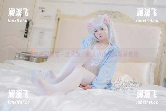 咬人小小兔 混沌校园里的一缕清新:咬人小小兔的写真卷轴
