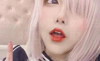穿梭在月光下，啾小妍的猫女美图在线，有没有觉得眼前一亮？