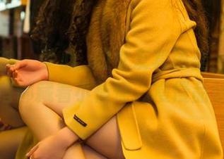 头条女神 – 梦心玥的女友套图里，似乎每个角落都藏着小情愫，慢慢品味吧。