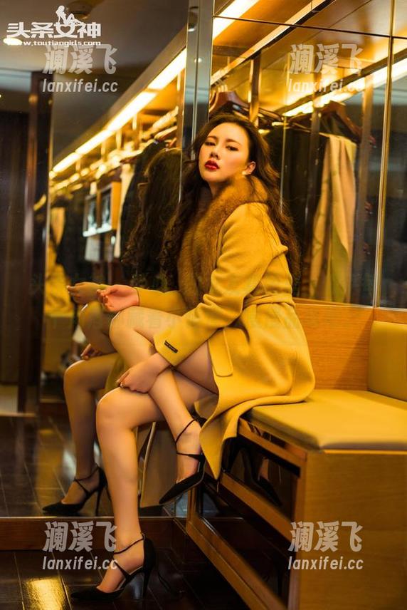 头条女神-梦心玥 头条女神 - 梦心玥的女友套图里,似乎每个角落都藏着小情愫,慢慢品味吧。