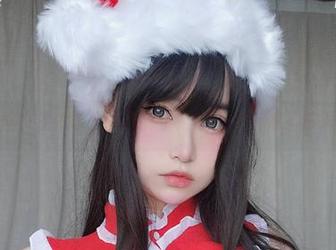 突然间女主K泳衣图包到了！该不会是去了沙滩吧？
