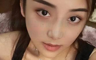 微密圈 – 来瞧奶雯的套图，都快要飘出来了！红色诱惑满满的！