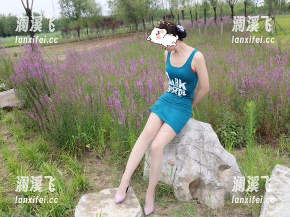 家有水墨老师 微密圈 - 家有水墨老师的女仆精选:只需一瞥,便是漫长的秋日。