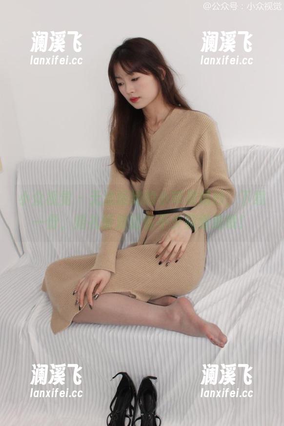 小众视觉-小苹果 小众视觉 - 无法拒绝的小苹果婚纱,下载一份,婚礼策划能省不少脑细胞哦!