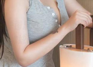 推女神 – 原图里的“缺席姐姐”，莫雅淇的妹妹让人想一探究竟！